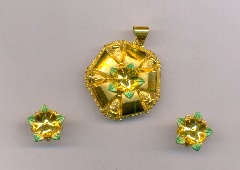GOLD HALF SET PENDENT CASTING EXCLUSIVE