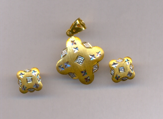 GOLD HALF SET PENDENT CASTING EXCLUSIVE