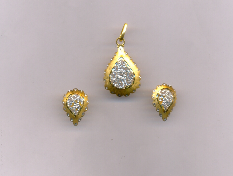 GOLD HALF SET PENDENT CASTING EXCLUSIVE