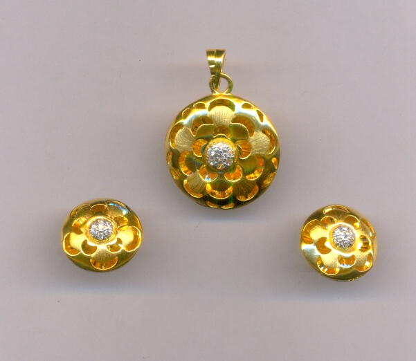 GOLD HALF SET PENDENT CASTING EXCLUSIVE