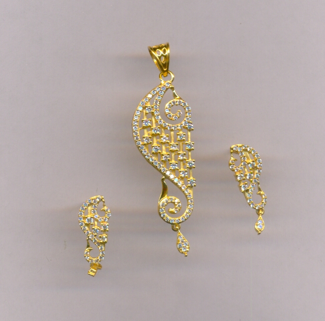 GOLD HALF SET PENDENT CASTING EXCLUSIVE