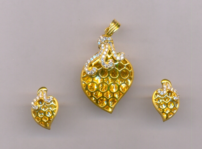 GOLD HALF SET PENDENT CASTING EXCLUSIVE