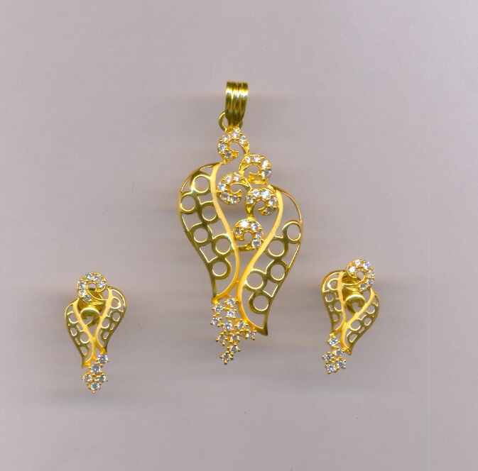 GOLD HALF SET PENDENT CASTING EXCLUSIVE