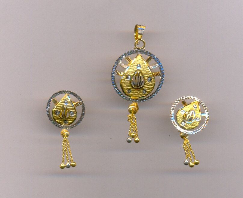 GOLD HALF SET PENDENT CASTING EXCLUSIVE
