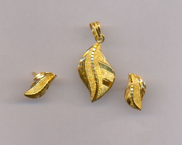 GOLD HALF SET PENDENT CASTING EXCLUSIVE