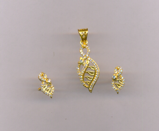 GOLD HALF SET PENDENT CASTING EXCLUSIVE