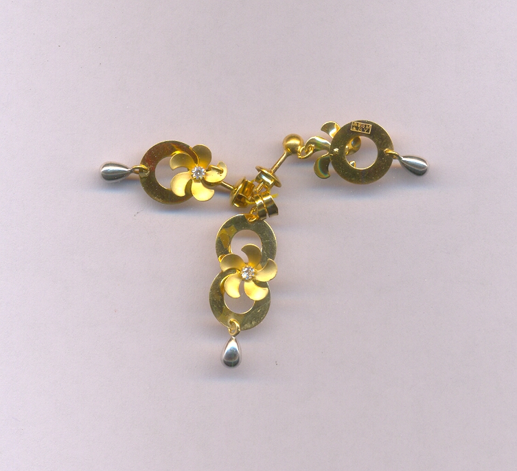 GOLD HALF SET PENDENT CASTING EXCLUSIVE
