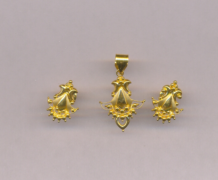 GOLD HALF SET PENDENT CASTING FANCY