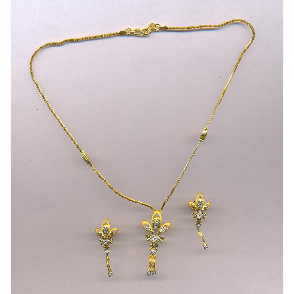 GOLD HALF SET PENDENT CASTING FANCY