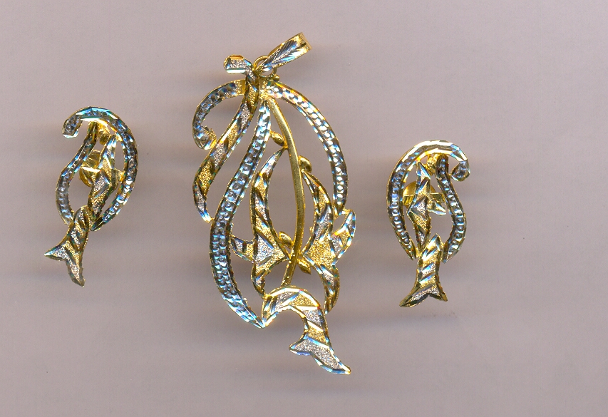 GOLD HALF SET PENDENT CASTING FANCY
