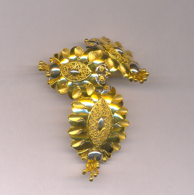 GOLD HALF SET PENDENT CASTING FANCY