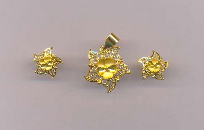 GOLD HALF SET PENDENT CASTING FANCY