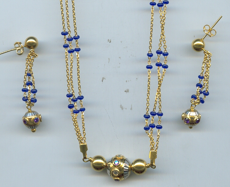 GOLD HALF SET PENDENT DESIGNER EXCLUSIVE