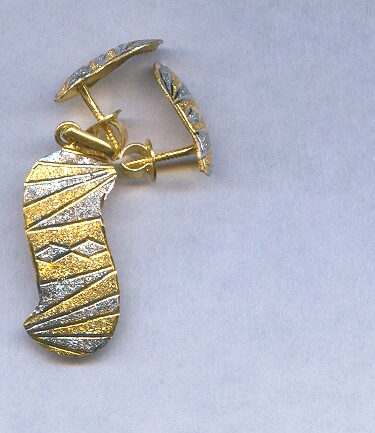 GOLD HALF SET PENDENT DESIGNER GENERAL