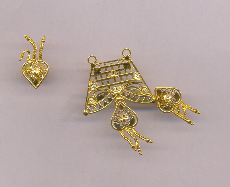 GOLD HALF SET PENDENT IMPORTED