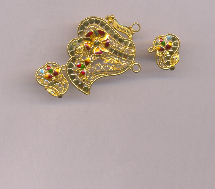 GOLD HALF SET PENDENT IMPORTED