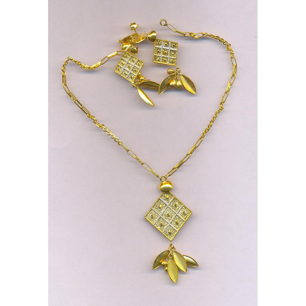 GOLD HALF SET PENDENT IMPORTED FANCY