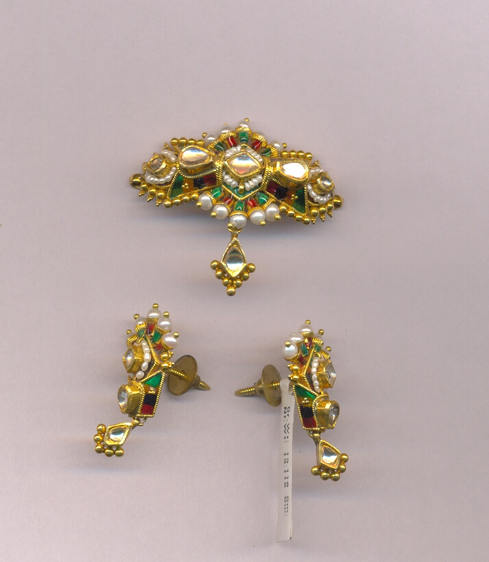 GOLD HALF SET PENDENT KUNDAN