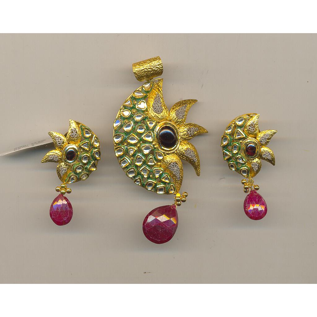 GOLD HALF SET PENDENT KUNDAN EXCLUSIVE