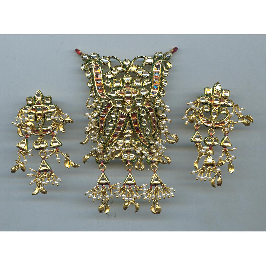 GOLD HALF SET PENDENT KUNDAN EXCLUSIVE