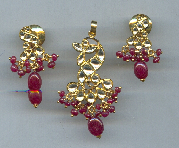 GOLD HALF SET PENDENT KUNDAN EXCLUSIVE
