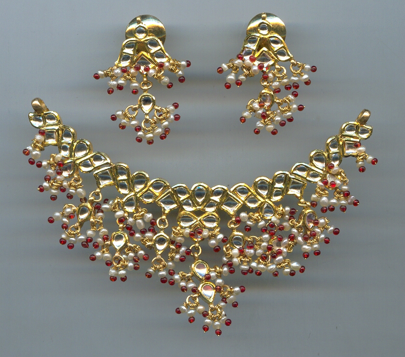 GOLD HALF SET PENDENT KUNDAN EXCLUSIVE