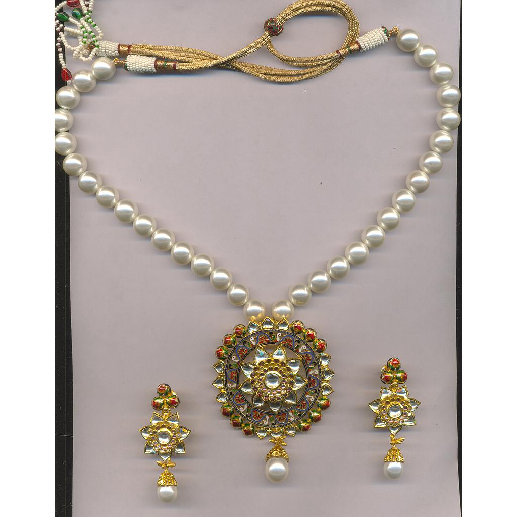 GOLD HALF SET PENDENT KUNDAN EXCLUSIVE