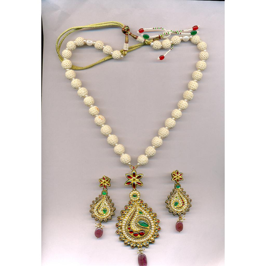 GOLD HALF SET PENDENT KUNDAN EXCLUSIVE