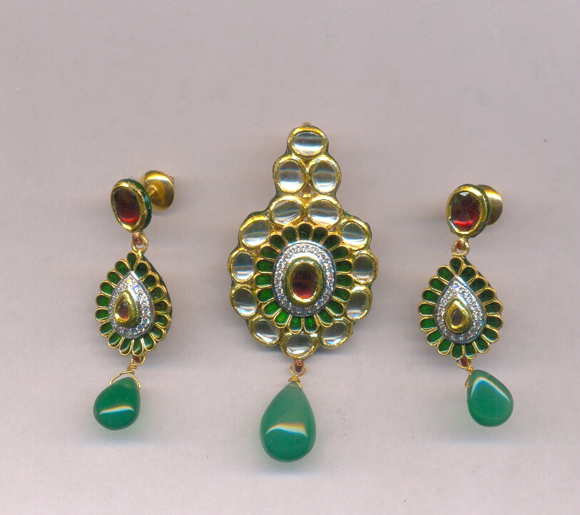 GOLD SET PENDENT KUNDAN