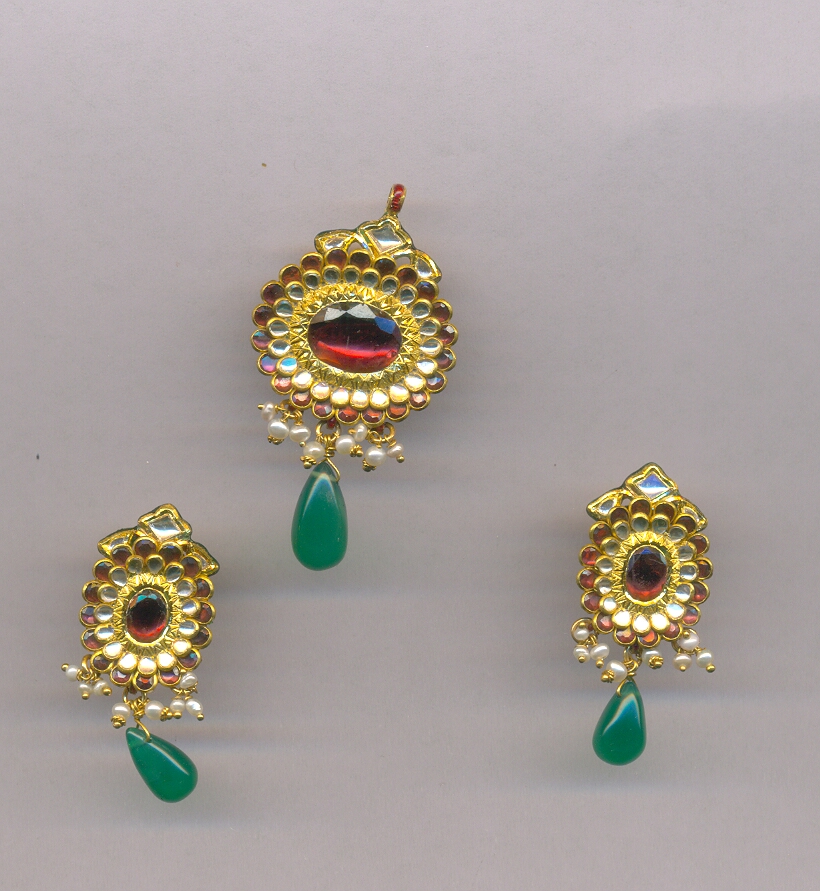 GOLD SET PENDENT KUNDAN