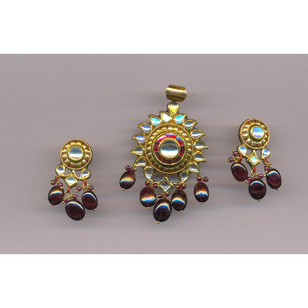 GOLD HALF SET PENDENT KUNDAN FANCY