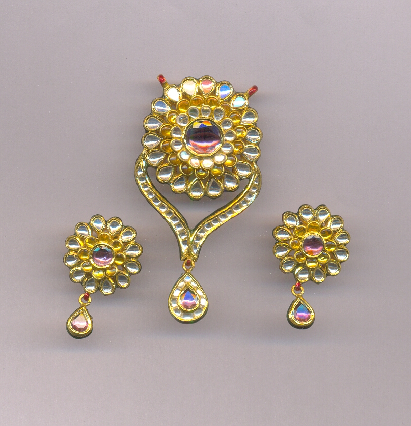 GOLD HALF SET PENDENT KUNDAN FANCY