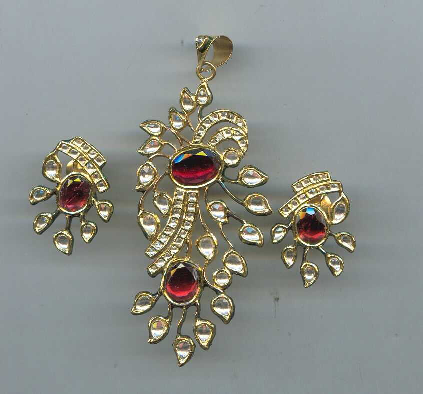 GOLD SET PENDENT KUNDAN