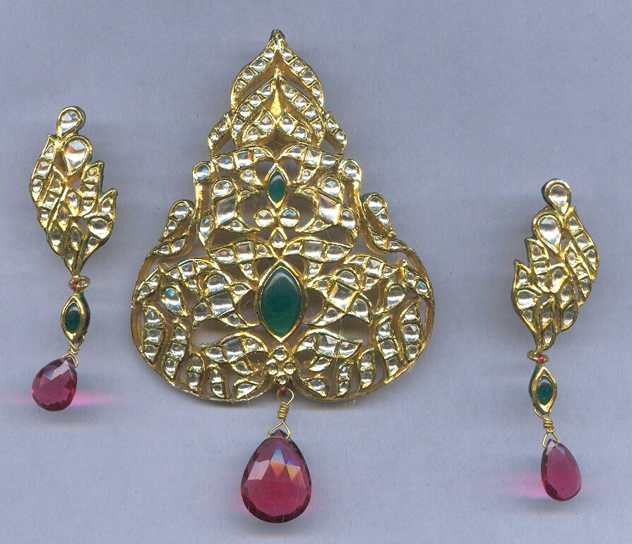 GOLD SET PENDENT KUNDAN