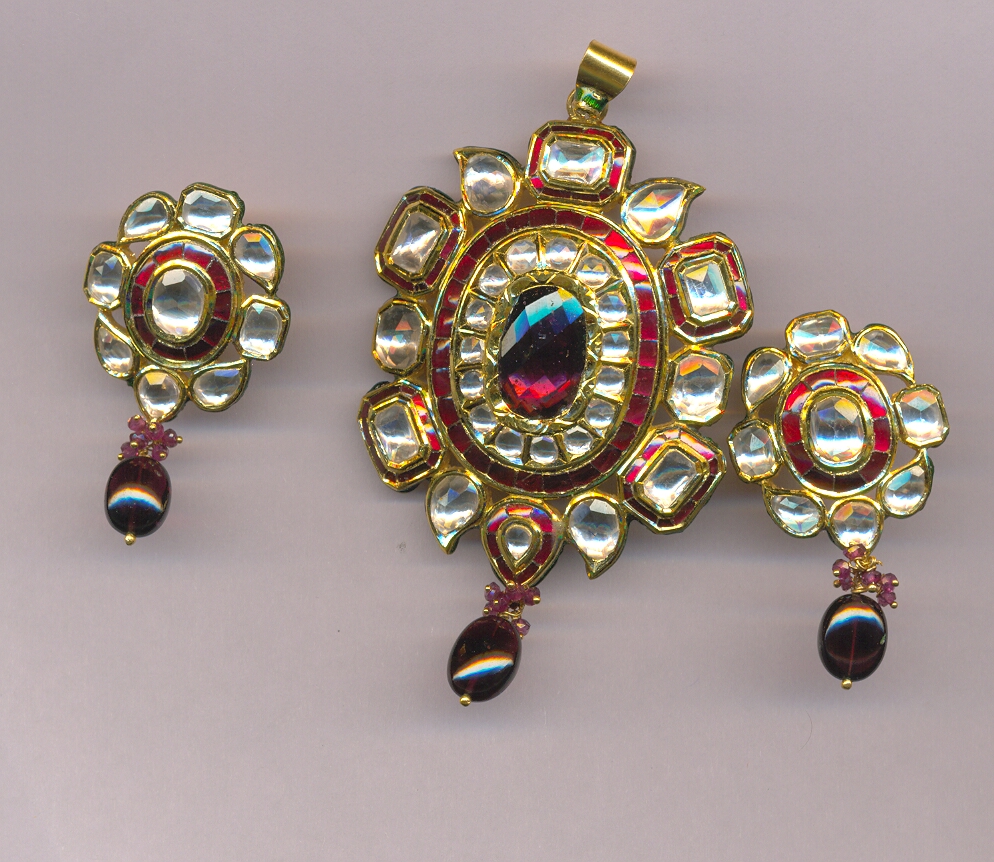 GOLD SET PENDENT KUNDAN