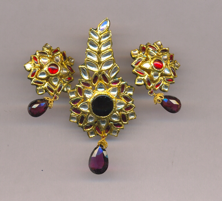 GOLD HALF SET PENDENT KUNDAN GENERAL
