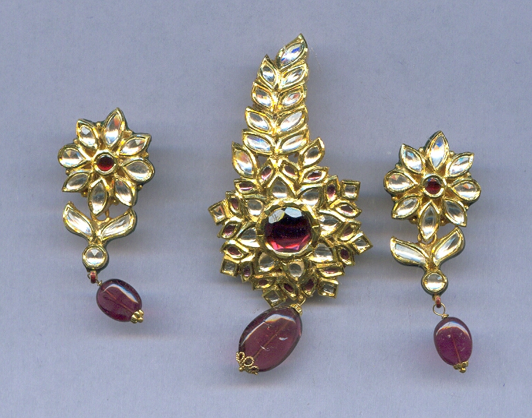 GOLD HALF SET PENDENT KUNDAN GENERAL