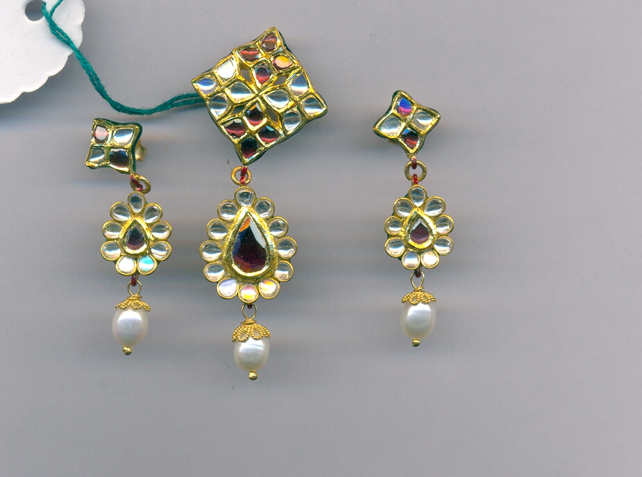 GOLD HALF SET PENDENT KUNDAN GENERAL