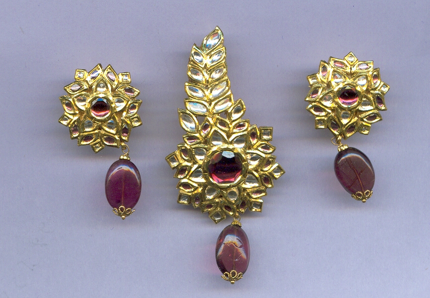 GOLD HALF SET PENDENT KUNDAN GENERAL
