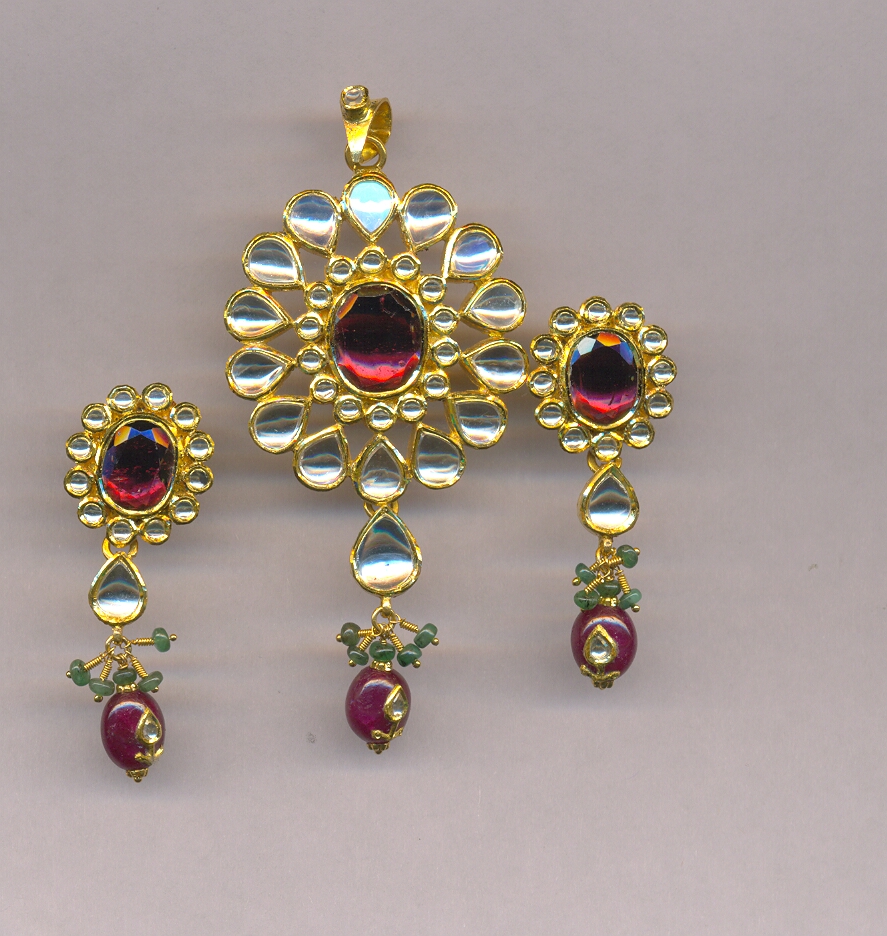 GOLD HALF SET PENDENT KUNDAN GENERAL