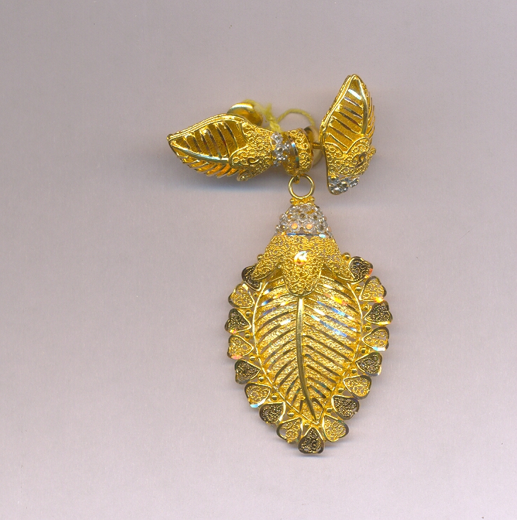 GOLD HALF SET PENDENT PLAIN EXCLUSIVE