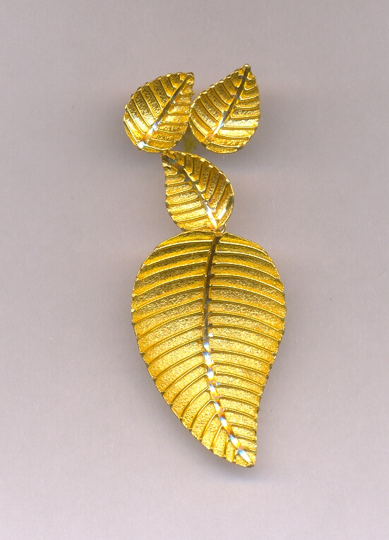 GOLD HALF SET PENDENT PLAIN EXCLUSIVE