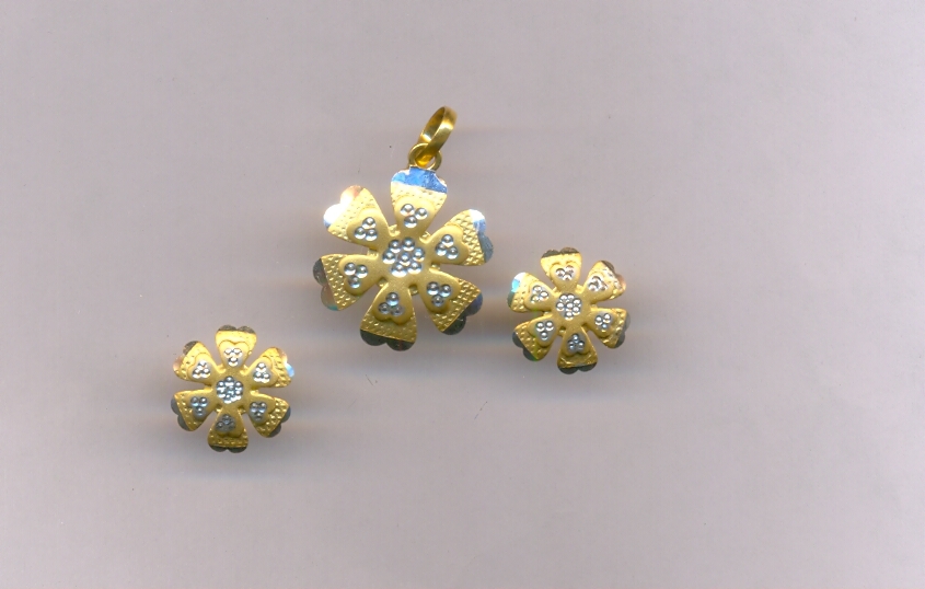 GOLD HALF SET PENDENT PLAIN EXCLUSIVE
