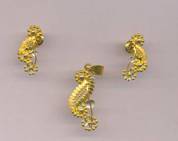 GOLD HALF SET PENDENT PLAIN EXCLUSIVE