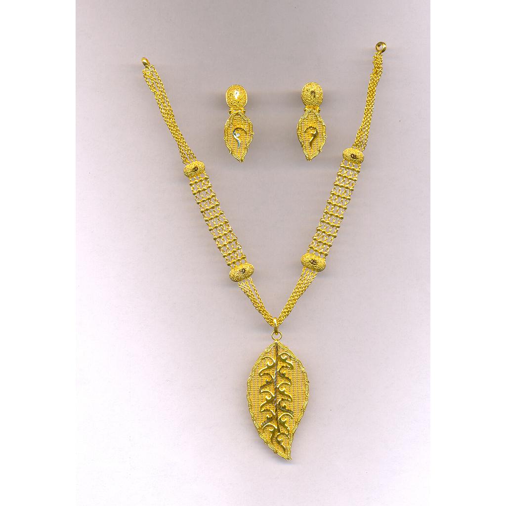 GOLD HALF SET PENDENT PLAIN EXCLUSIVE