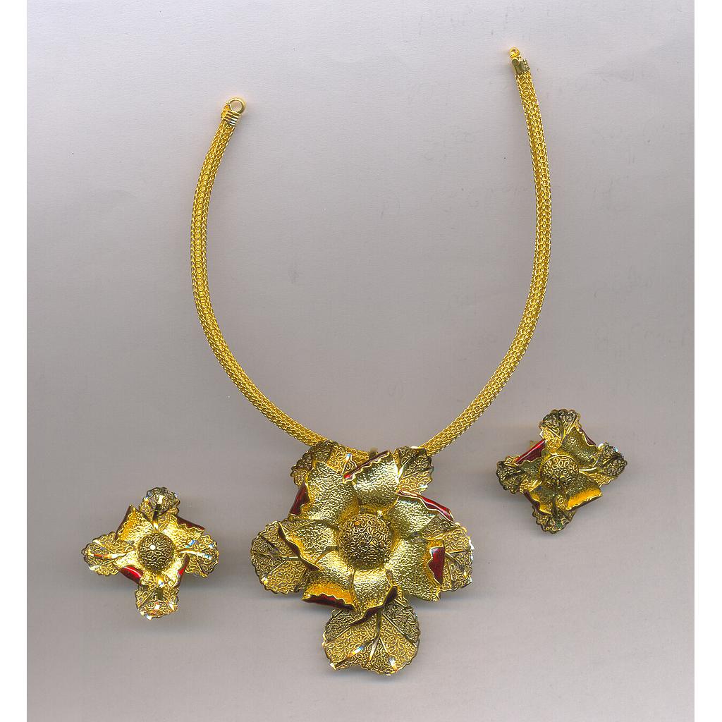 GOLD HALF SET PENDENT PLAIN EXCLUSIVE