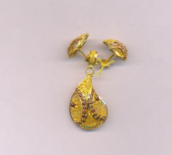 GOLD HALF SET PENDENT PLAIN EXCLUSIVE