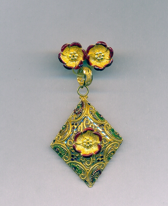GOLD HALF SET PENDENT PLAIN EXCLUSIVE