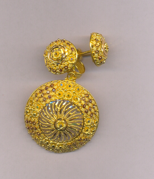 GOLD HALF SET PENDENT PLAIN EXCLUSIVE