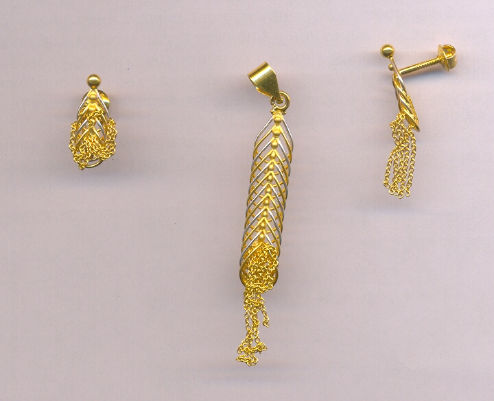 GOLD HALF SET PENDENT PLAIN EXCLUSIVE